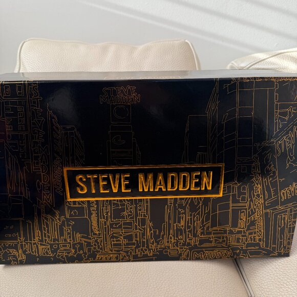 NWT &  BOXED STEVE MADDEN BWEBBER E SATCHEL CROSSBODY BAG CHRAMS KEYRING - Picture 6 of 6